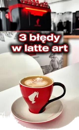 Kreacja Instagram „3 błędy w latte art” z czerwoną filiżanką kawy Julius Meinl